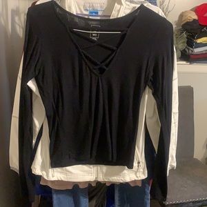 Me to We Womens Black Long-sleeve top Medium
